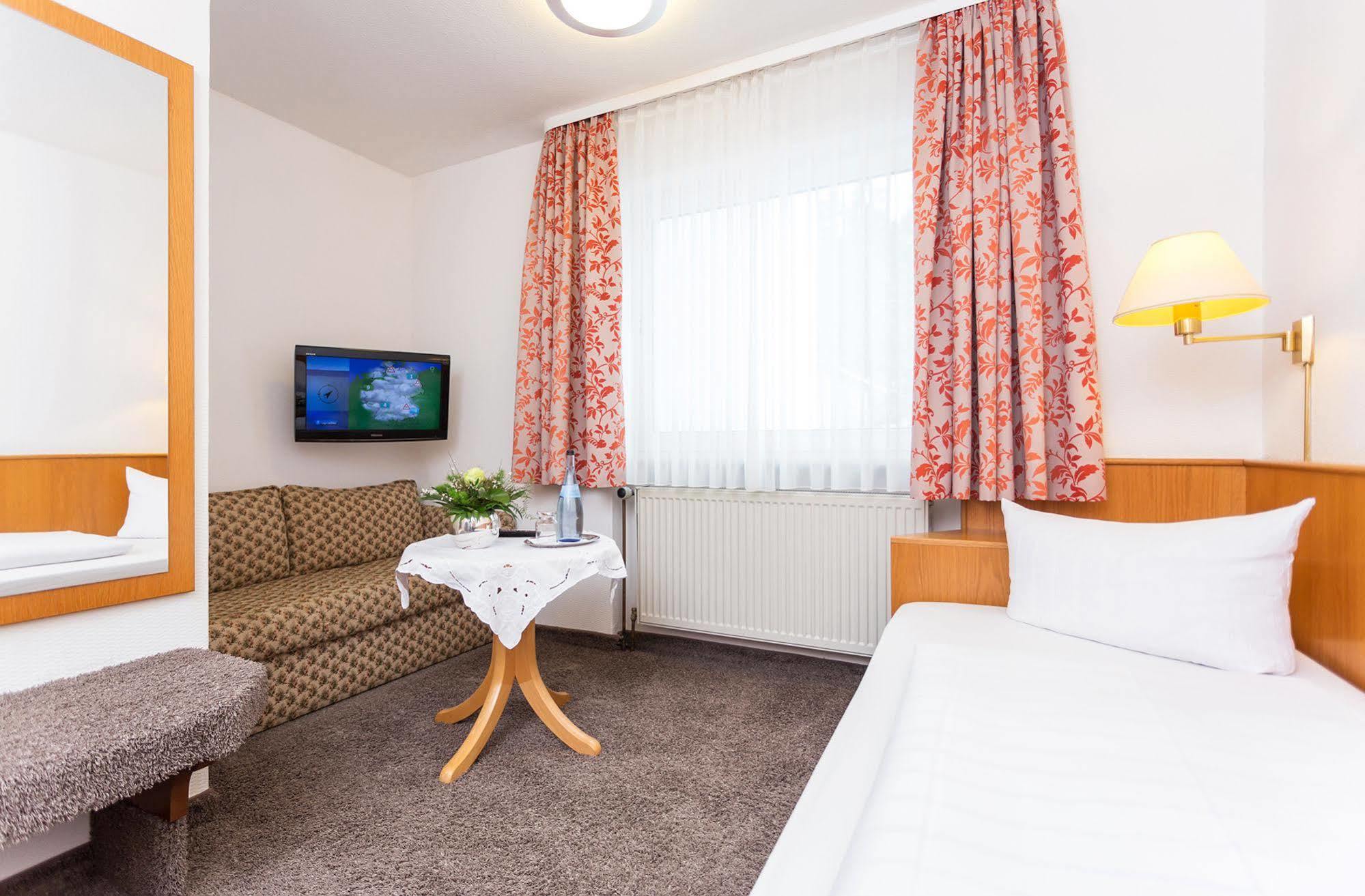 Hotel Pfaelzer Wald Bad Bergzabern Ngoại thất bức ảnh