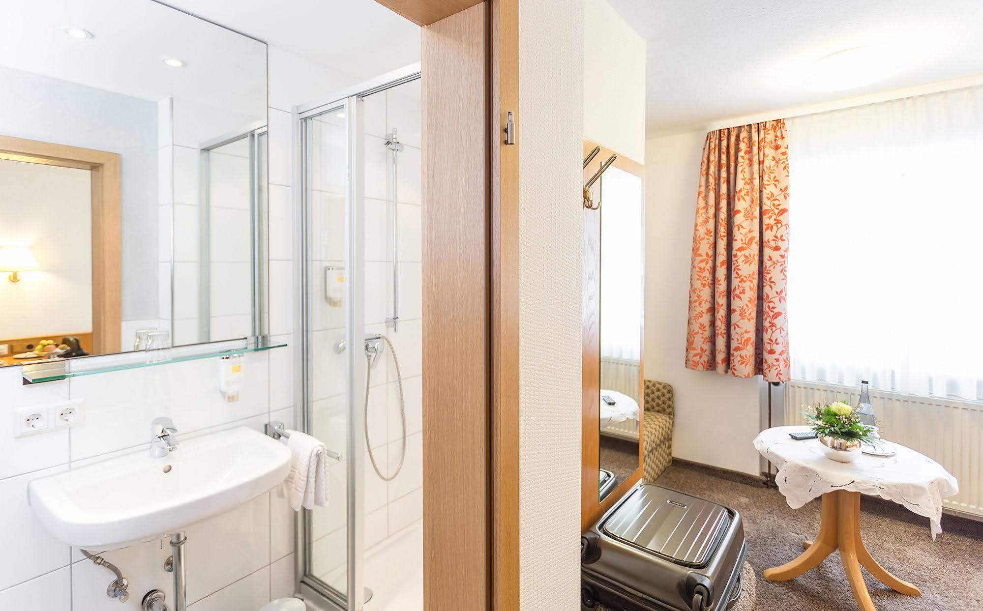 Hotel Pfaelzer Wald Bad Bergzabern Ngoại thất bức ảnh